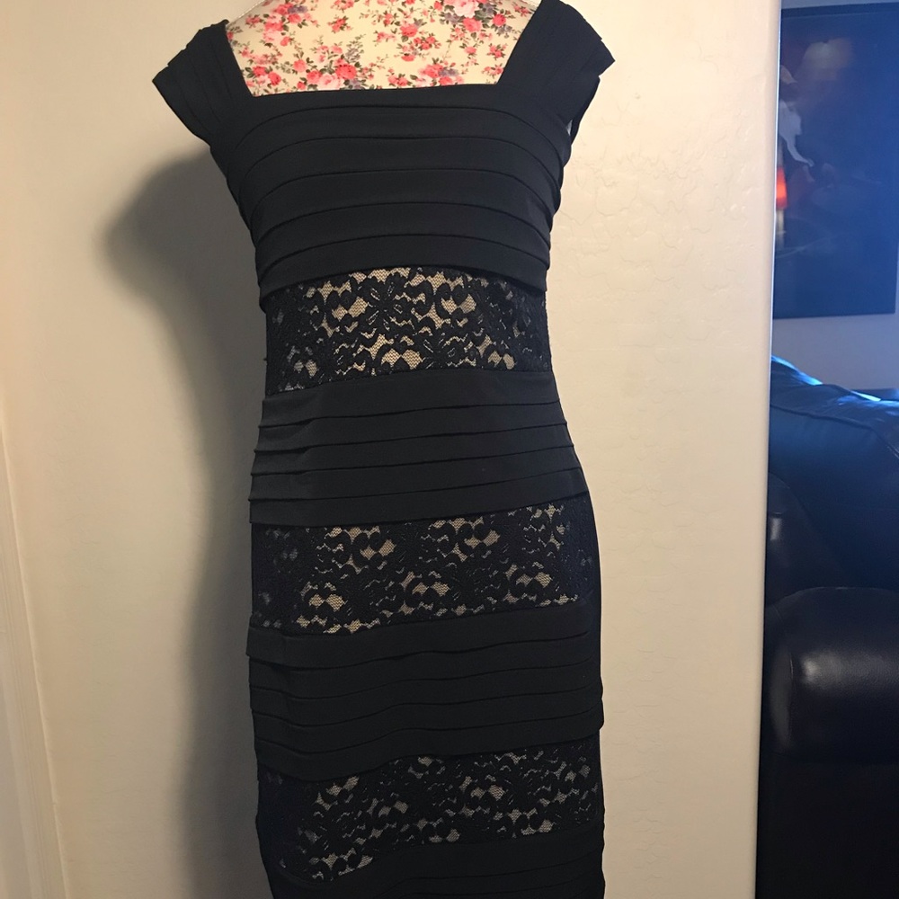En Focus Dress